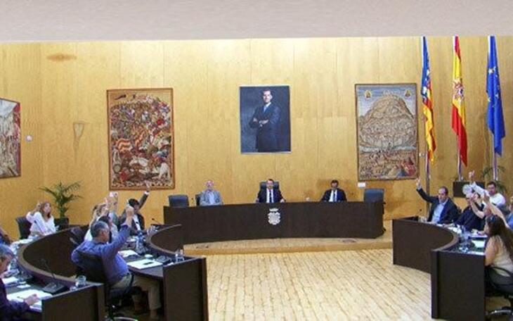 El pleno aprueba por amplia mayoría el pliego para licitar la remodelación de la avenida del Mediterráneo