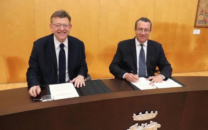 El alcalde y el presidente de la Generalitat firman el nuevo convenio sobre el suelo del centro cultural 