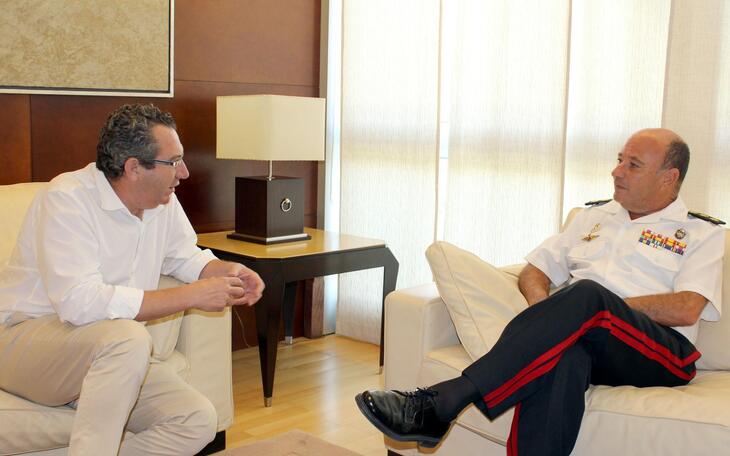 Toni Pérez se reúne con el nuevo Subdelegado de Defensa de Alicante