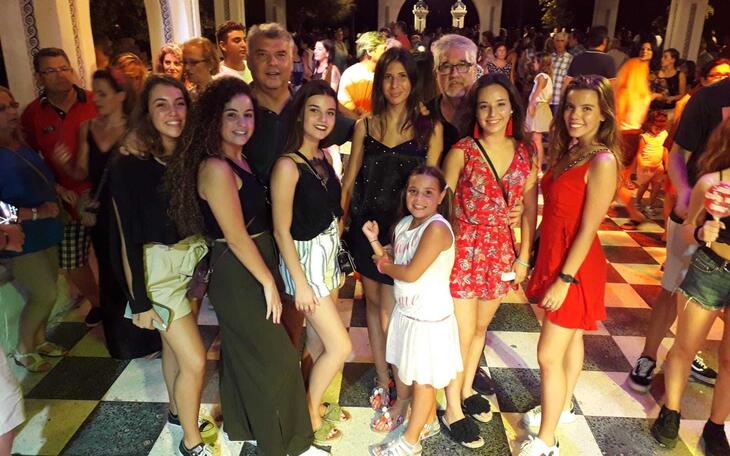 Gran acogida de la ‘Verbena del Castell’ organizada por la Comisión de Fiestas Mayores Patronales