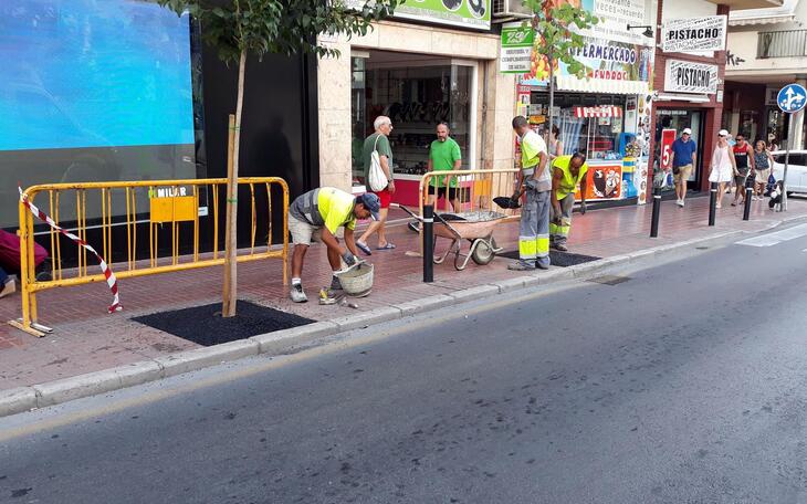 Benidorm arregla los desperfectos detectados en la obra de mejora comercial de la avenida de Los Almendros