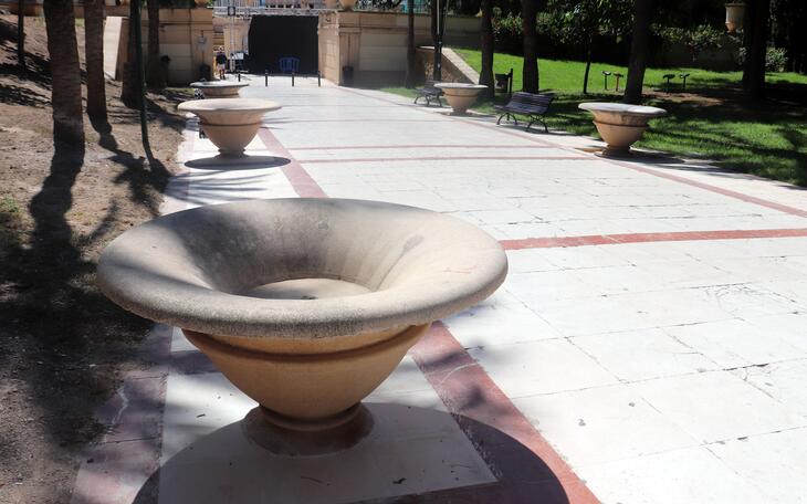 Escena Urbana cubre los bajos de las fuentes del Parque de l’Aigüera para evitar la proliferación de mosquitos y las caídas