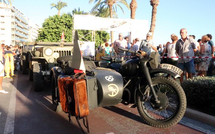 Benidorm inicia su programación del “Día D” con diversas actuaciones, recreaciones y desfiles