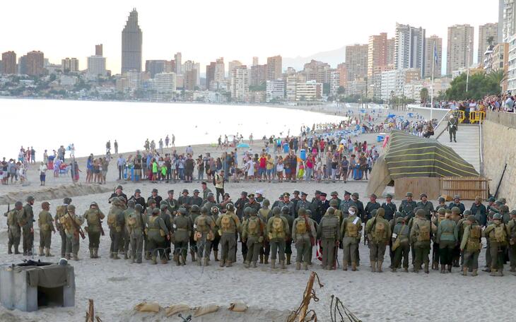 La playa de Poniente de Benidorm se transforma en Normandía para la recreación del Día D