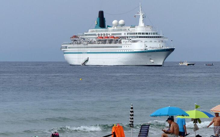 El crucero Artania realiza escala este sábado en Benidorm