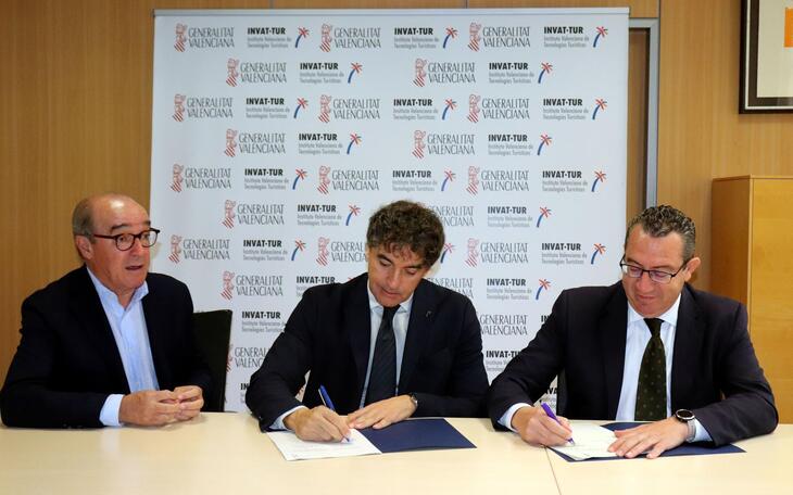Visit Benidorm y TCV firman un convenio para la promoción del destino