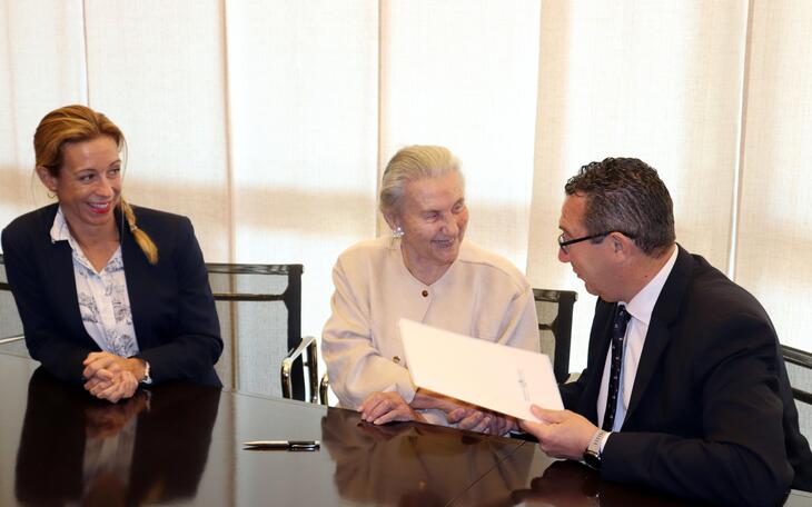 Una coleccionista dona a Benidorm su biblioteca, legado pictórico y patrimonio mobiliario con más de 3.000 piezas 