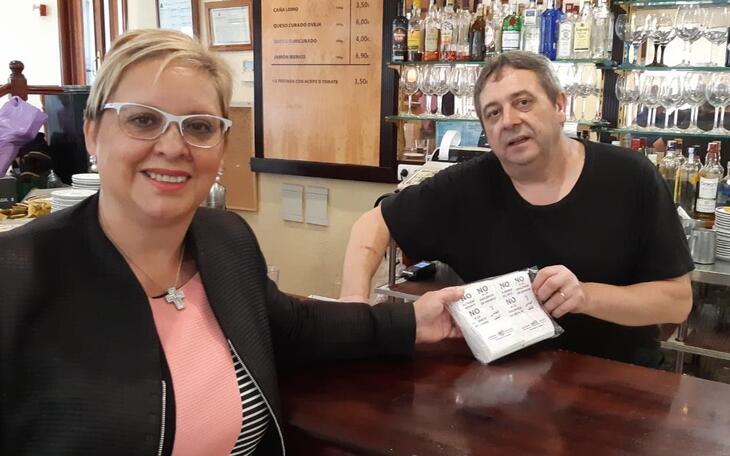 Igualdad lleva el mensaje contra la violencia de género a los bares y cafeterías de Benidorm  