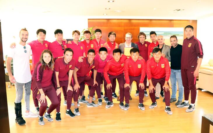 La Selección China de Fútbol Playa elige nuestra playas para su stage invernal