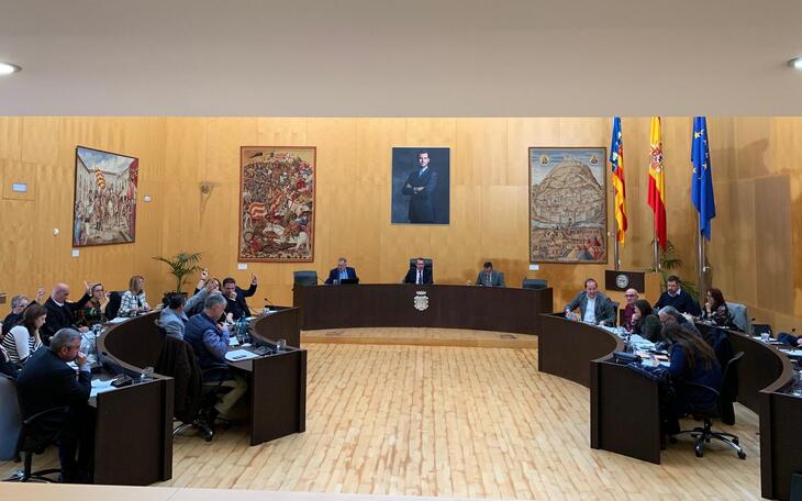 El pleno aprueba el Plan Global de Seguridad Vial para reducir la accidentalidad en Benidorm