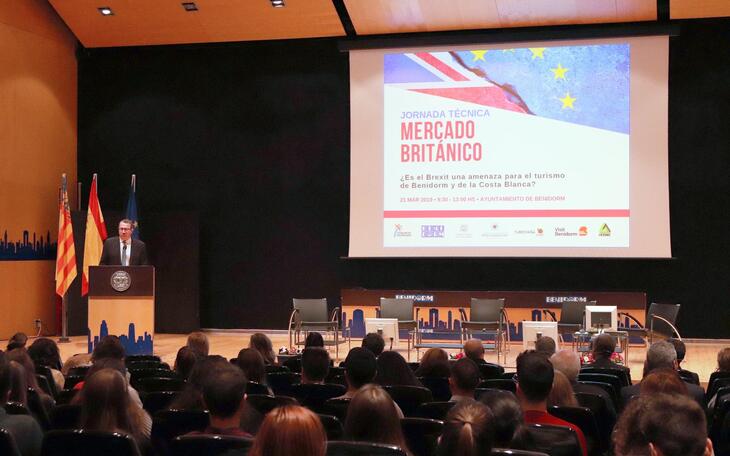 Los expertos analizan en Benidorm los efectos del Brexit en el sector turístico 