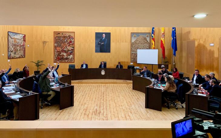 El pleno aprueba la modificación presupuestaria para las obras de ‘Accesibilidad Universal’ y en El Castell y El Tossal 