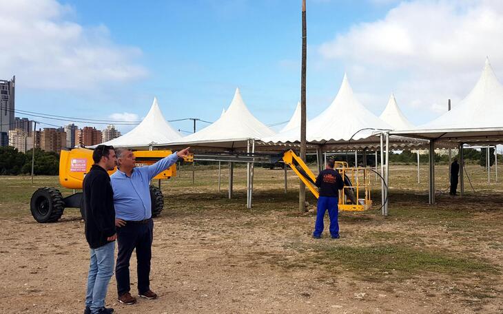 Fiestas y l’Associació de Penyes inician el montaje de la Acampada, en la que participan cerca de 4.300 peñistas