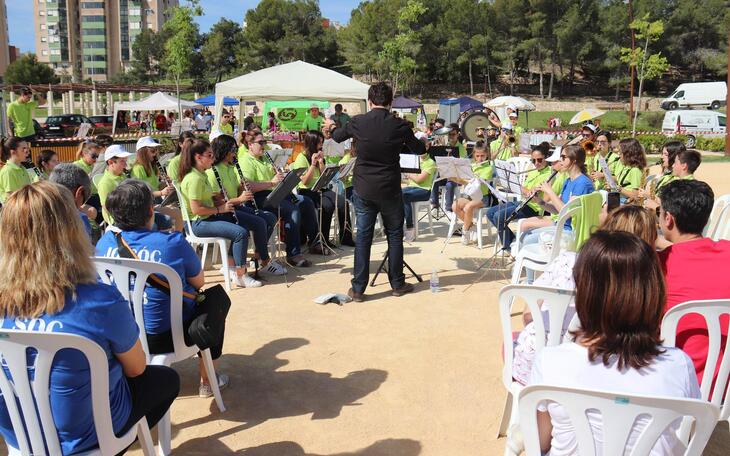 Música de bandas sonoras en el Parque de Foietes para recaudar fondos para la Protectora de Animales 