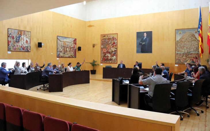 La corporación celebra el último pleno de la legislatura