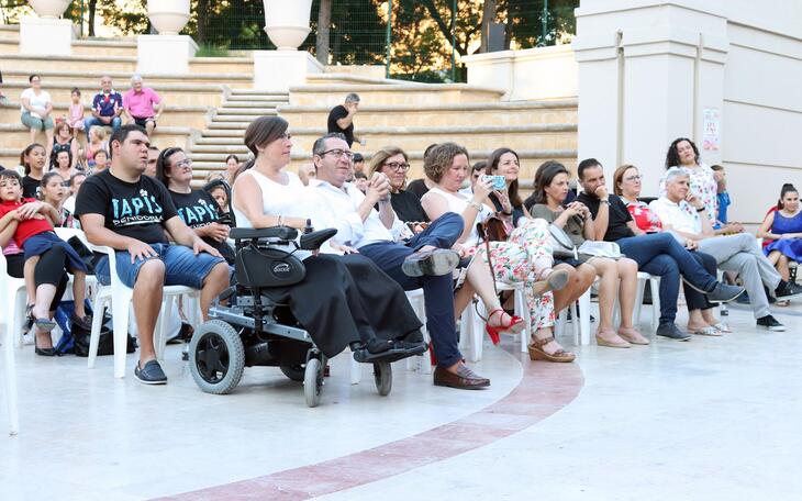 El auditorio Óscar Esplá acoge el XVII Festival Benéfico de Convivencia de ASMIBE