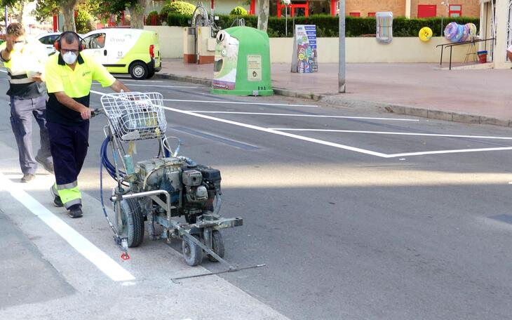 La avenida Juan Fuster Zaragoza gana 70 plazas de aparcamiento para residentes y 70 para motos