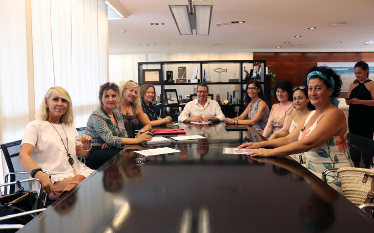 El alcalde recibe a las representantes de la asociación Memba