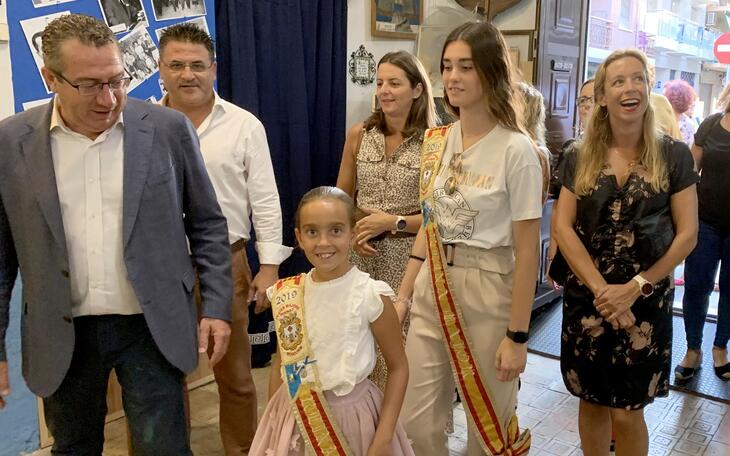 ‘Tornar al cole’, viaje a una infancia en blanco y negro que pasó gracias a ‘La Barqueta’