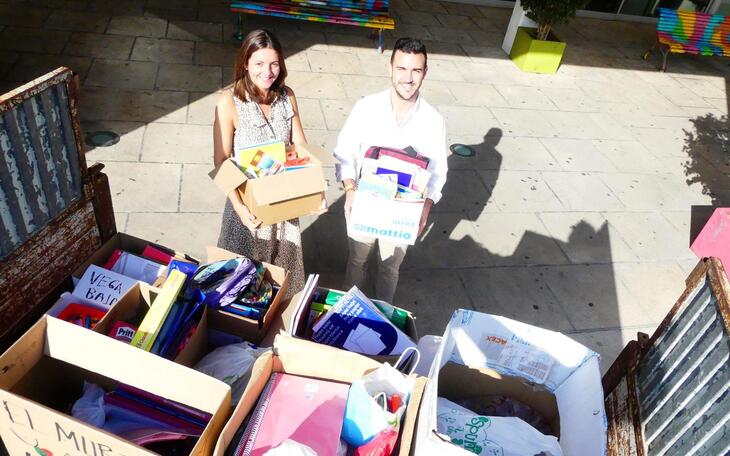 La comunidad educativa y la ciudadanía de Benidorm se vuelcan en la recogida de material escolar para la Vega Baja