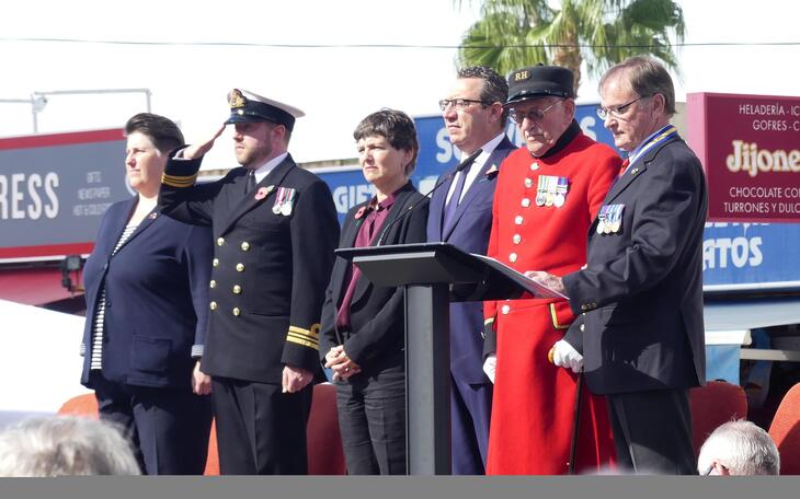 Benidorm conmemora la Poppy Appeal con un desfile de la Royal British Legion 