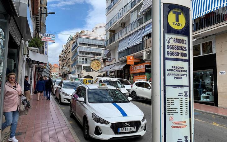 El gobierno de Benidorm pide que se modifique la Ley del Taxi para que el sector pueda disponer de vehículos de 7 plazas