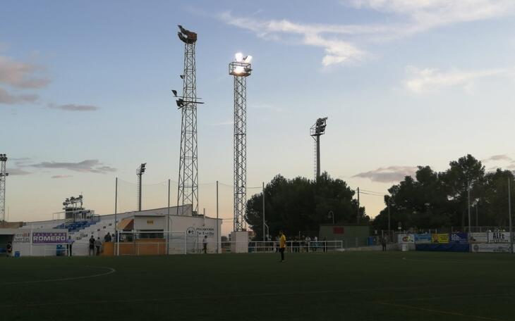 El PSOE reclama mejorar la iluminación y seguridad del campo de fútbol anexo al ‘Guillermo Amor’