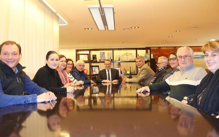 El presidente de la Comissió, Batiste Rostoll, y los nuevos mayorales visitan el Ayuntamiento