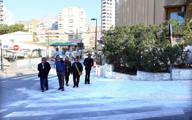 Ayuntamiento y vecinos de La Cala coordinan las actuaciones para mejorar el barrio