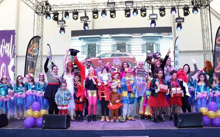 Los niños de Benidorm se divierten en el desfile de Carnaval Infantil