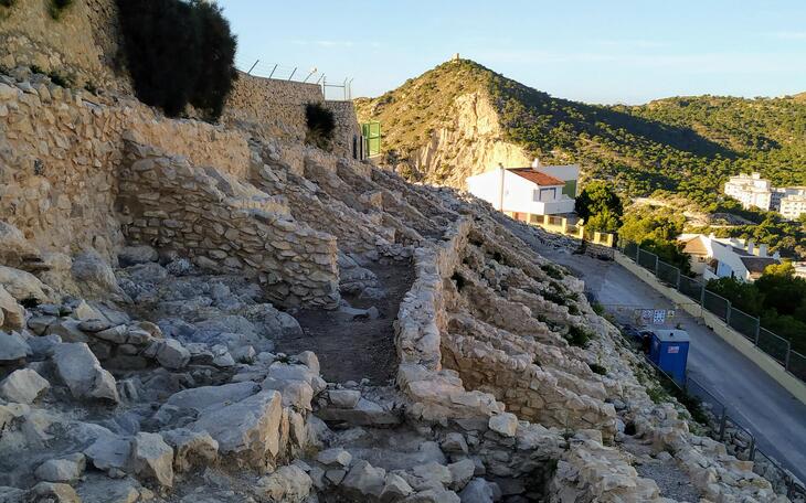 Benidorm plantea reconstruir la calzada principal del ‘castellum’ del Tossal y hacer el yacimiento accesible