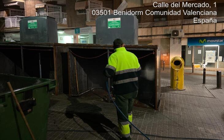 Benidorm dobla la limpieza de contenedores y varía los horarios para depositar la basura