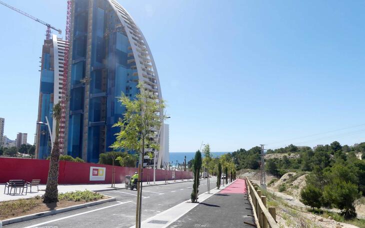 Benidorm abre los nuevos viales de conexión entre la primera línea de Poniente y la avenida Vicente Pérez Devesa