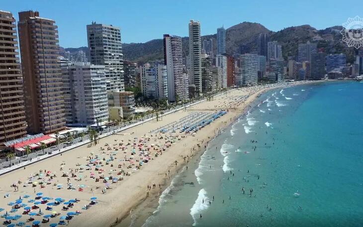 Nuevo récord de usuarios en las playas de Benidorm