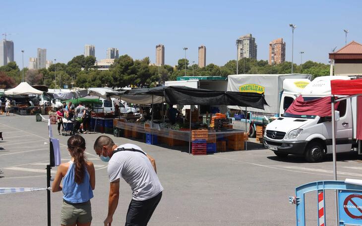 Normalidad en la primera jornada del mercadillo municipal de Foietes