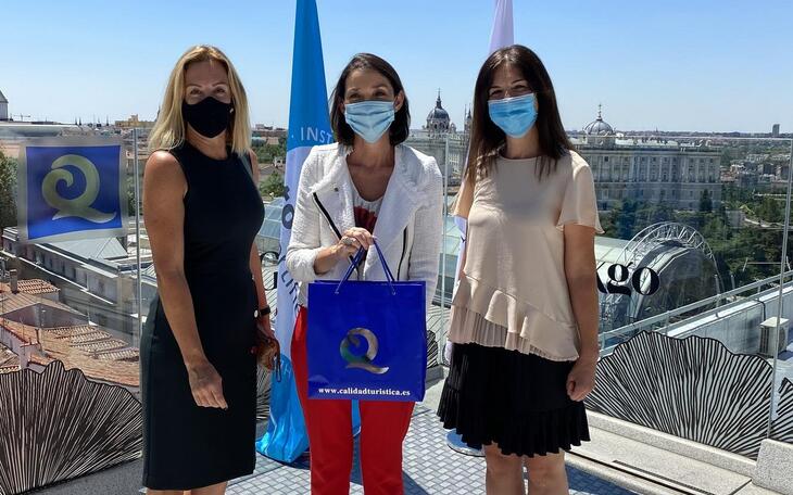 Las tres playas de Benidorm revalidan un año más la bandera ‘Q’ de Calidad Turística
