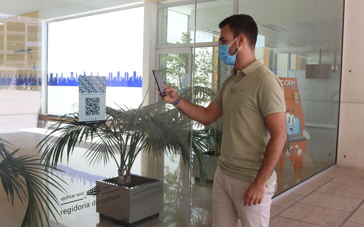 Cultura instala en edificios públicos códigos QR con su programación