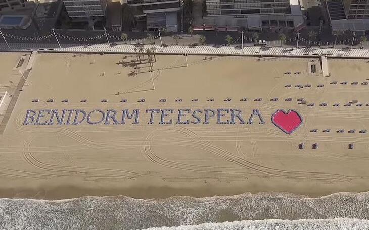 ‘#BenidormTeEspera’ llega a las calles
