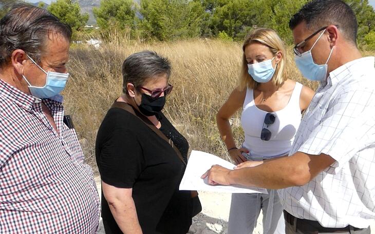Iluminación solar y cámaras de seguridad luchan contra los vertidos ilegales de escombros en la Huerta