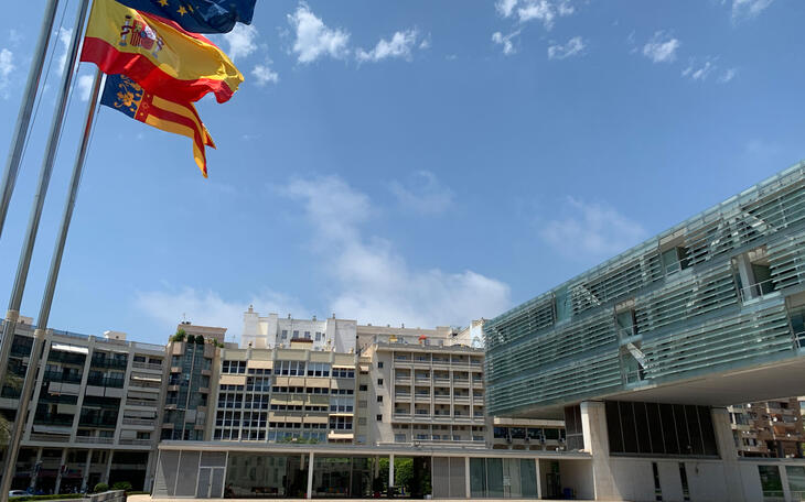 The JGL approves the first remittance of aid linked to the receipt of garbage, which amounts to about 300,000 euros...