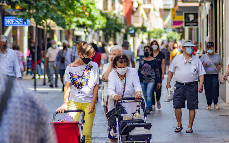Las ayudas a familia superan ya el millón de euros inyectados en más de un millar de hogares de Benidorm 