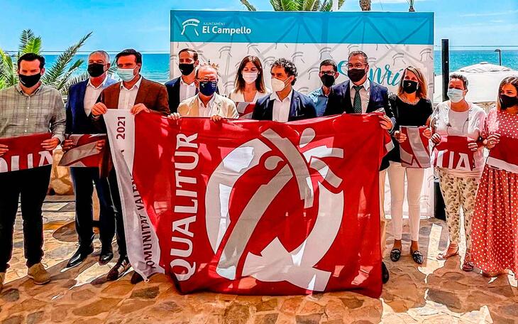 Las banderas de Qualitur se suman a las azules de las playas de Benidorm