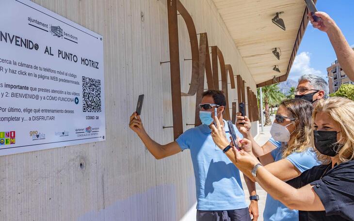 Cebreros escanea el código QR del punto motriz.