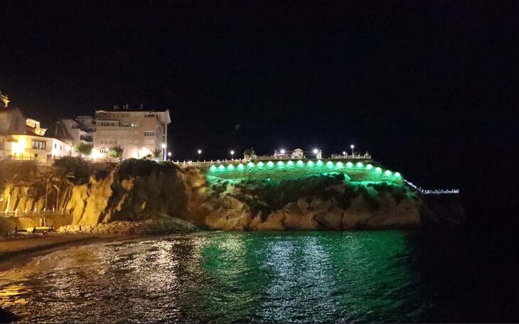 Benidorm se suma a dar #LuzporlaELA en el Día Mundial de la enfermedad iluminando el Castell, el Tossal y el Ayuntamiento 