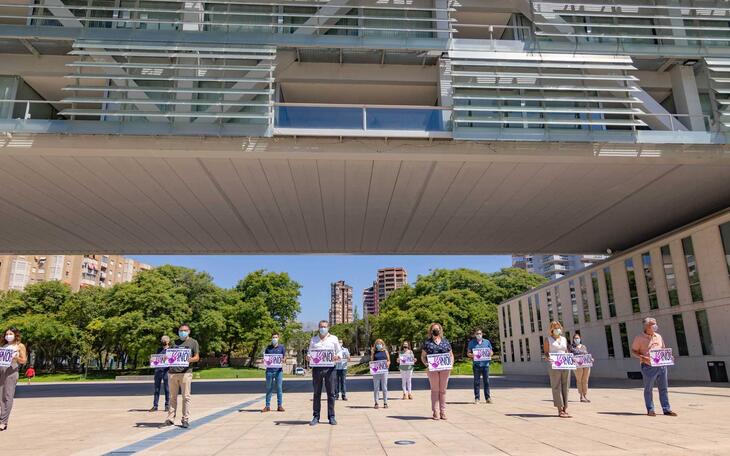 Benidorm protesta en silencio por las dos víctimas de la violencia machista de esta semana