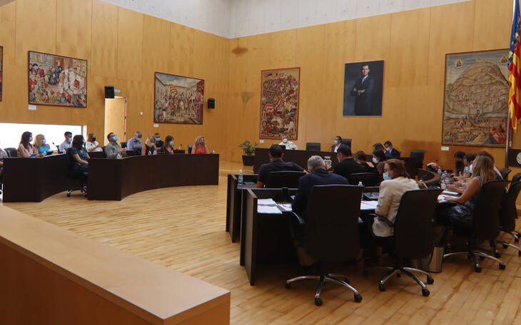 El pleno viabiliza la implantación de comercios en las primeras plantas de las calles consideradas ‘ejes comerciales’