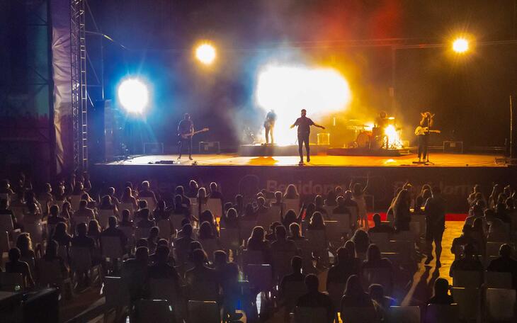 Shinova en el Julio Iglesias anoche.