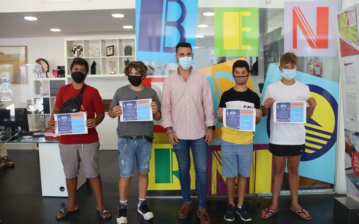 Los ganadores del ‘Gaming Benidorm Fest’ recogen sus premios en el Centro de Información Juvenil