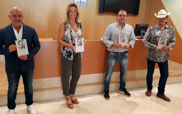 Morales ha donado a la Biblioteca Central varios ejemplares de su obra.
