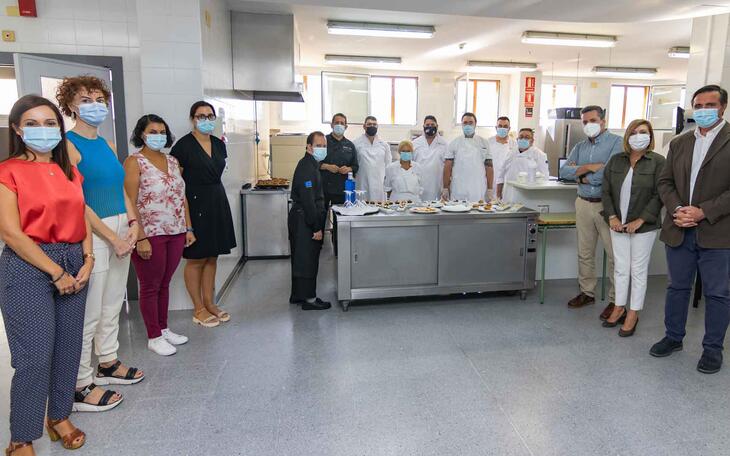 10 usuarios del CEEM-CRIS participan en un curso de formación culinaria en el CdT